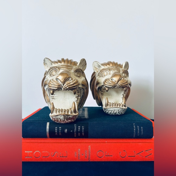 Vintage Set of 2 Lion Head Wall Mount | Majestic Wall Decor | Curtain Rod - Picture 3 of 8